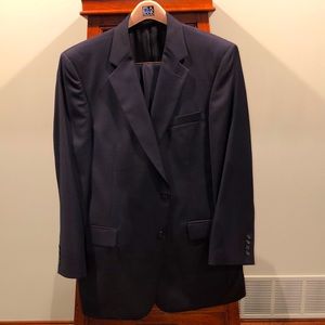 Jos A Bank Navy Suit, Two-Piece, 100% Wool, like new!